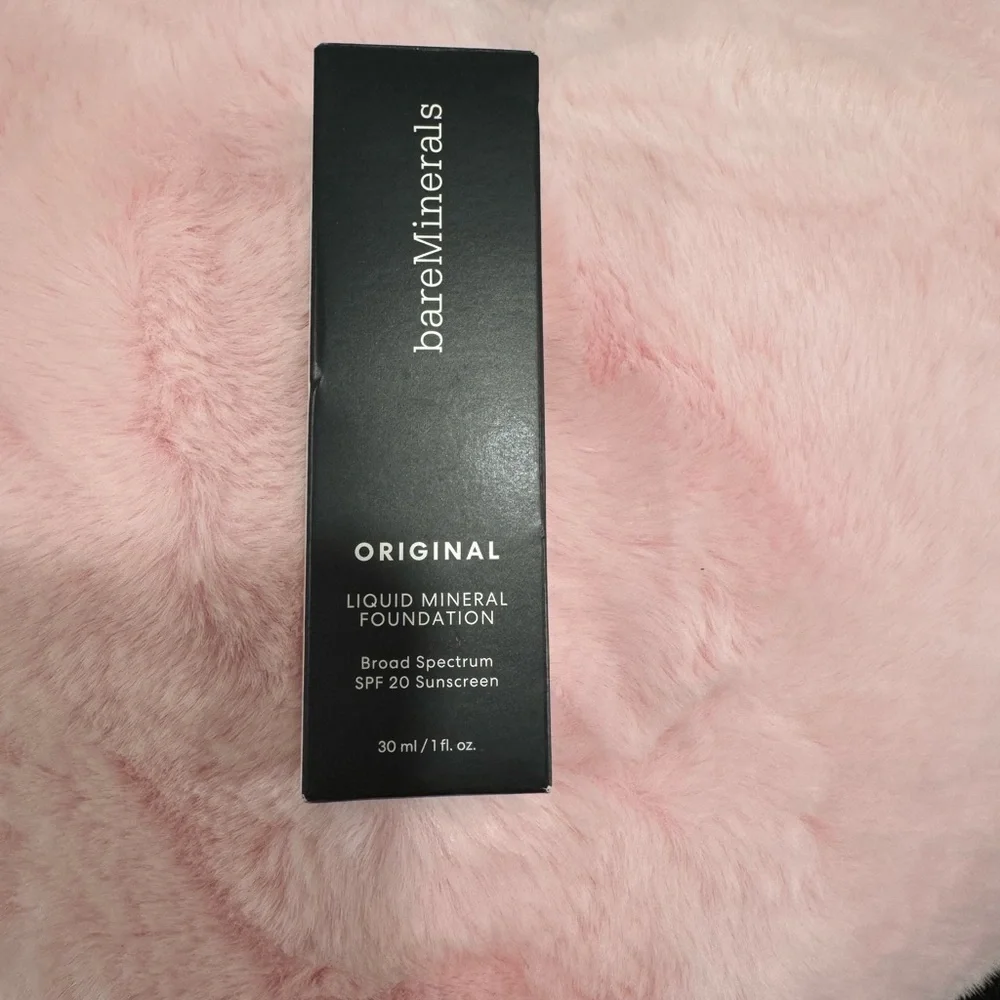 bareMinerals Original Liquid Mineral Foundation Broad Spectrum Spf 20 sunscreen